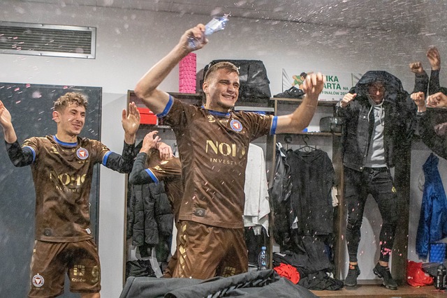 到了球队内 到了球队内